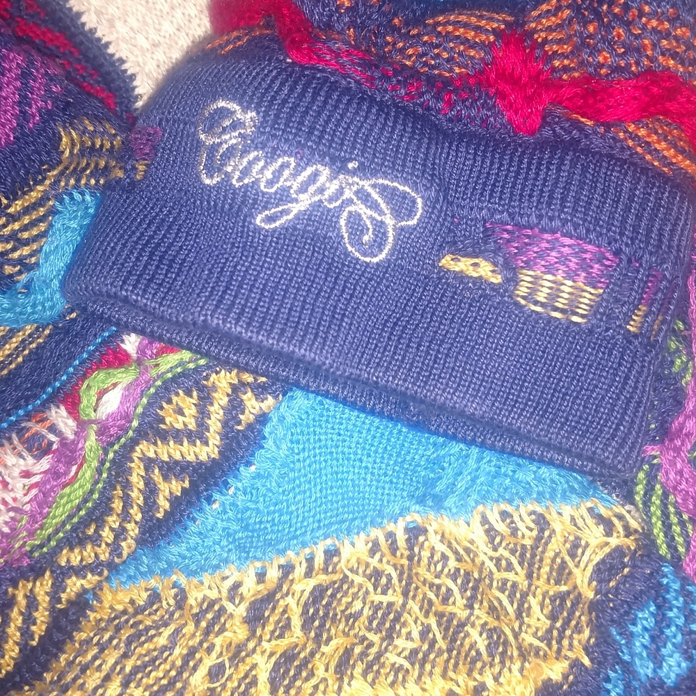 Men's Sweaters - Picture 3 of 4